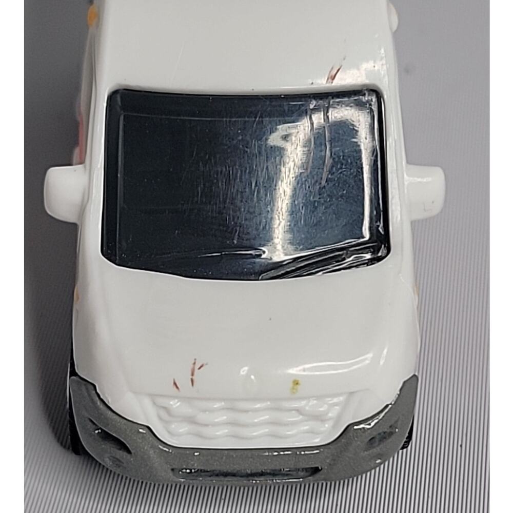 Matchbox Renault Master Ambulance Emergency Van White Diecast 2011 - Picture 7 of 7